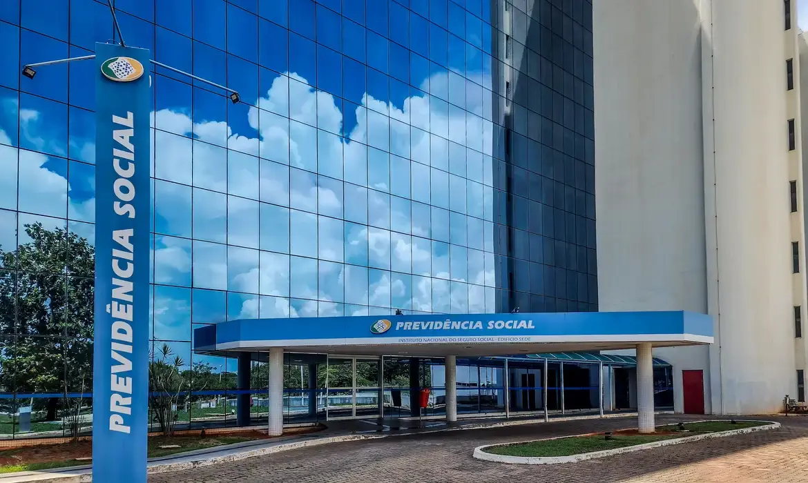 Pagamento do INSS para aposentados acima do mínimo começa nesta semana
