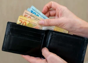PIS/Pasep paga até R$1.621 para trabalhadores&hellip;