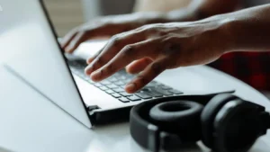 Como trabalhar pela internet de casa…